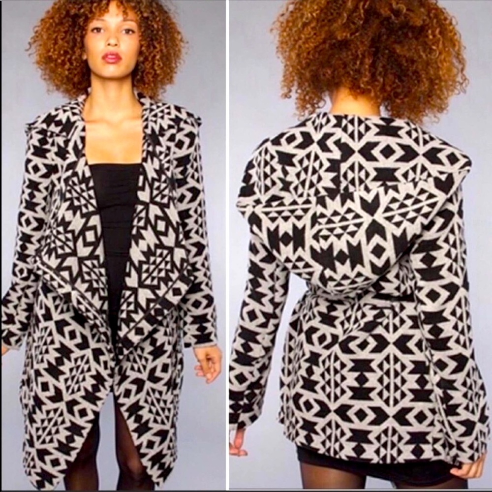 BB Dakota Black and Grey Aztec Print Wrap Coat / Jacket, size M.